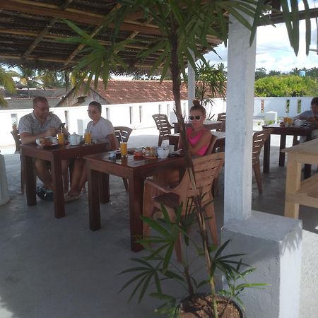 Copacabana Beach Hotel Hikkaduwa Dış mekan fotoğraf