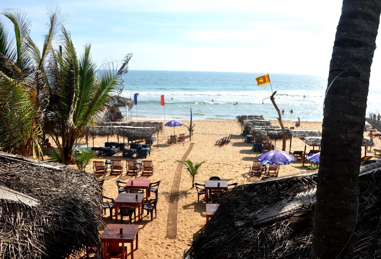 Copacabana Beach Hotel Hikkaduwa Dış mekan fotoğraf