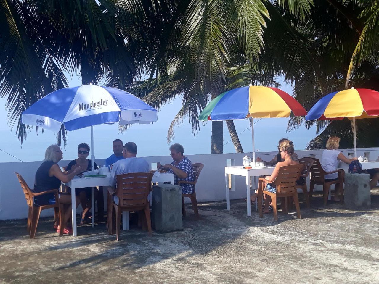 Copacabana Beach Hotel Hikkaduwa Dış mekan fotoğraf